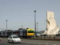 世界遺産発見のモニュメントと行く手を遮りCP　撮影場所：リスボン(BELEM)、ポルトガル(PORTUGAL)